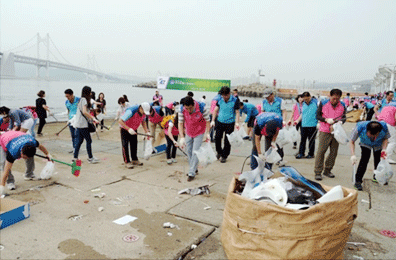 BS금융그룹행복 쿨비즈 저개발국가지원 활동으로 베트남 구호물자 포장 봉사활동입니다.